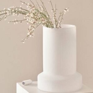 ATTICUS SANDBLAST glasvas – höjd 28,5 cm Vit