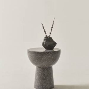 BALIS sidobord ø 35 cm Mörkgrå terrazzo