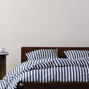 BOEL påslakanset dubbelsäng – ekologisk Marinblå/vit