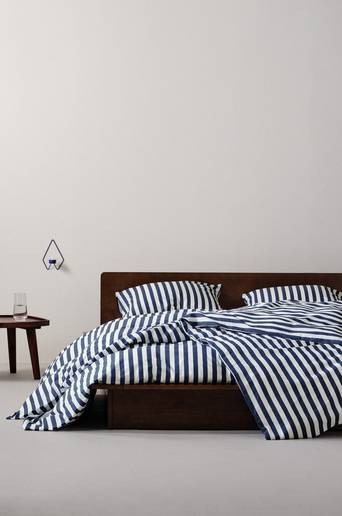 BOEL påslakanset enkelsäng – ekologisk Marinblå/vit