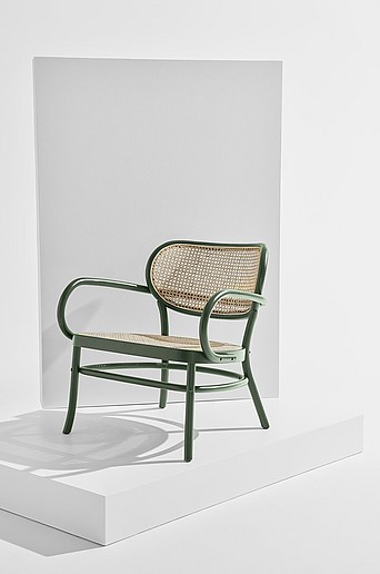 Betty loungestol i böjträ