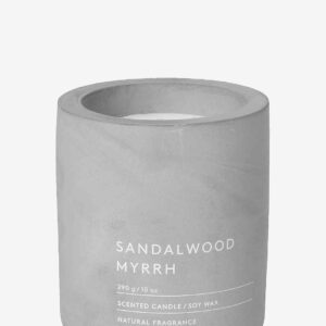 Blomus – Doftljus Fraga Ø9 cm – Grå – Doftljus & doftpinnar – Från Homeroom