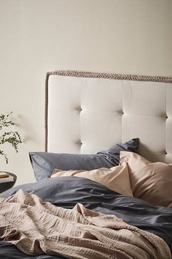 CLIFTON sänggavel 120 cm Naturvit/greige piping