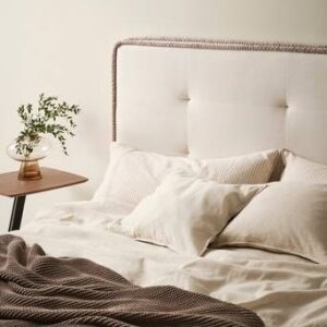 CLIFTON sänggavel 160 cm Naturvit/greige piping