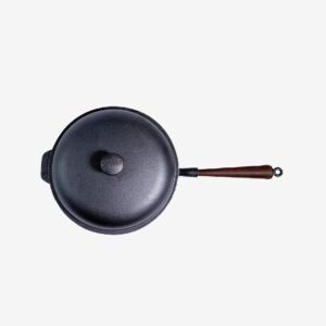 Carl Victor – Traktörpanna med lock i gjutjärn Ø 25 cm – Svart – Stekpannor & grillpannor – Från Homeroom