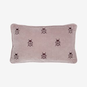 Eightmood – Kuddfodral, Ladybug 30×50 cm – Rosa – Prydnadskuddar & kuddfodral – Från Homeroom