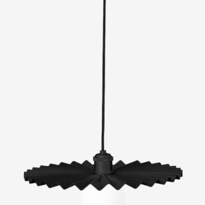 Globen Lighting – Taklampa Omega – Svart – Takpendlar – Från Homeroom