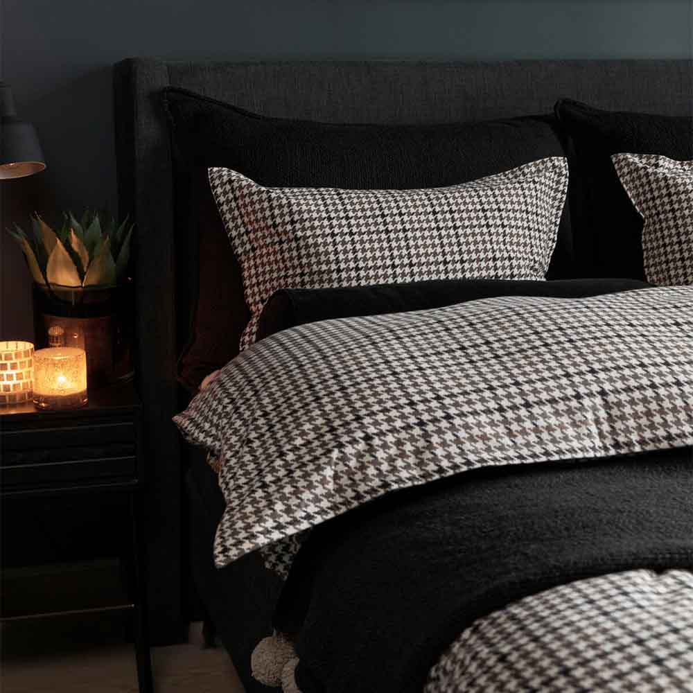 Halvor Bakke Chateau Roubine Påslskanset 150×210 Beige