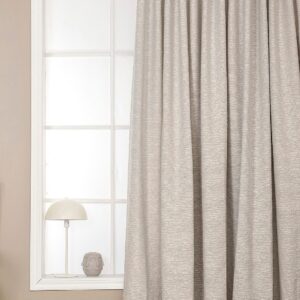 Hasta – Bouclé Gardin Extra Bred Hilma 268x280cm – Grå – Veckbandslängder – Från Homeroom