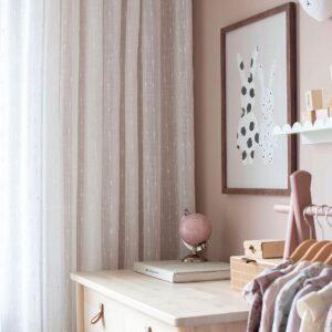 Hasta – Gardin Flora 132×250 cm – Vit – Veckbandslängder – Från Homeroom