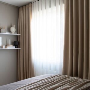 Hasta – Gardin Stilla 132×250 cm – Beige – Veckbandslängder – Från Homeroom