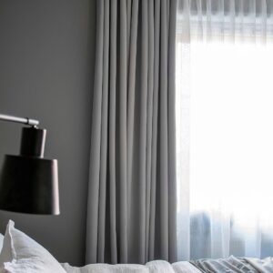 Hasta – Gardin Svala (recycle) 132×250 cm – Grå – Hanklängder – Från Homeroom