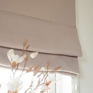 Hasta – Hissgardin Dokie höjd 160 cm – Beige – Hissgardiner – Från Homeroom