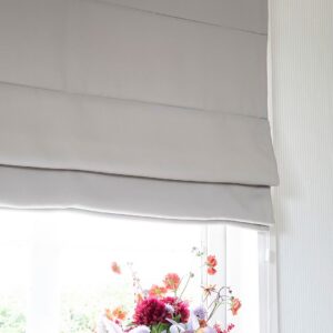 Hasta – Hissgardin Dokie höjd 160 cm – Grå – Hissgardiner – Från Homeroom