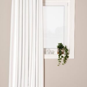 Hasta – Mörkläggningsgardin Extra Wide Nova, 268x280cm – Vit – Veckbandslängder – Från Homeroom
