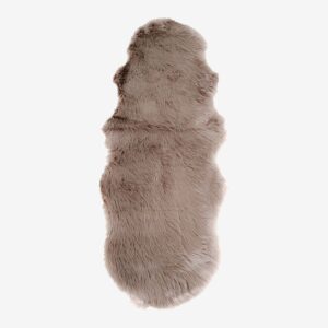 House Nordic – Fårfäll, Imitation, 60×180 cm – Brun – Fällar & skinnmattor – Från Homeroom