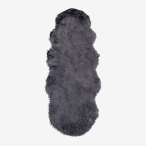 House Nordic – Fårfäll, Imitation, 60×180 cm – Grå – Fällar & skinnmattor – Från Homeroom