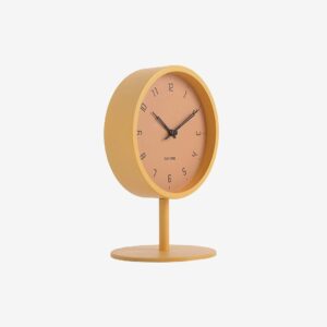 Karlsson – Bordsklocka Stark – Gul – Väggklockor & bordsur – Från Homeroom