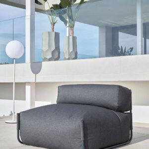 Kave Home – Loungestol Square – Grå – Utefåtöljer – Från Homeroom