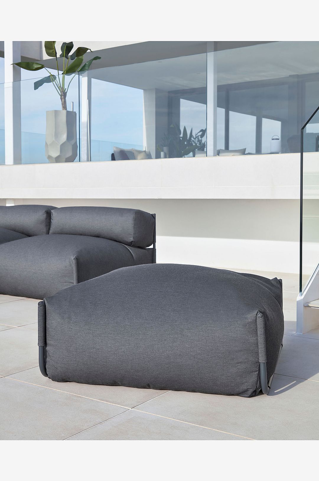 Kave Home – Puff Square – Grå – Utefåtöljer – Från Homeroom