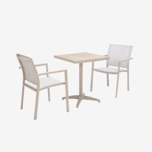 LifestyleGarden – Urbanite kaffeset med fyrkantigt bord 64×64 cm och 2 stapelbara armstolsstolar – Natur – Loungemöbler – Från Homeroom