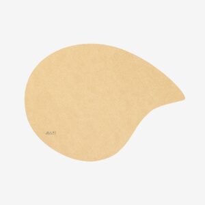 MiLLE W NORDISK DESIGN – Bordstablett Drop – Beige – Löpare & tabletter – Från Homeroom