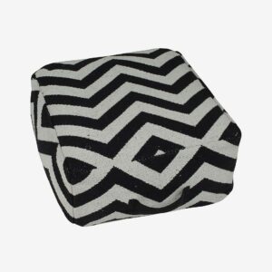 Nordic Furniture Group – Puff Zigzag, 50×50 cm – Flerfärgad – Fotpallar & puffar – Från Homeroom