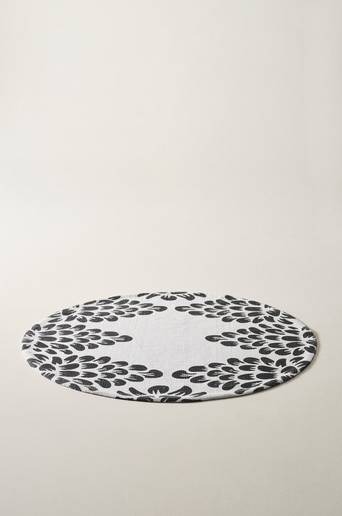 PINE TIME slätvävd matta ø 110 cm Vit/svart