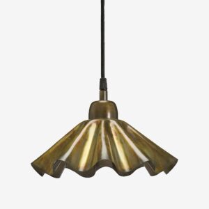 PR Home – Fönsterlampa Aira 25 cm – Mässing – Takpendlar – Från Homeroom