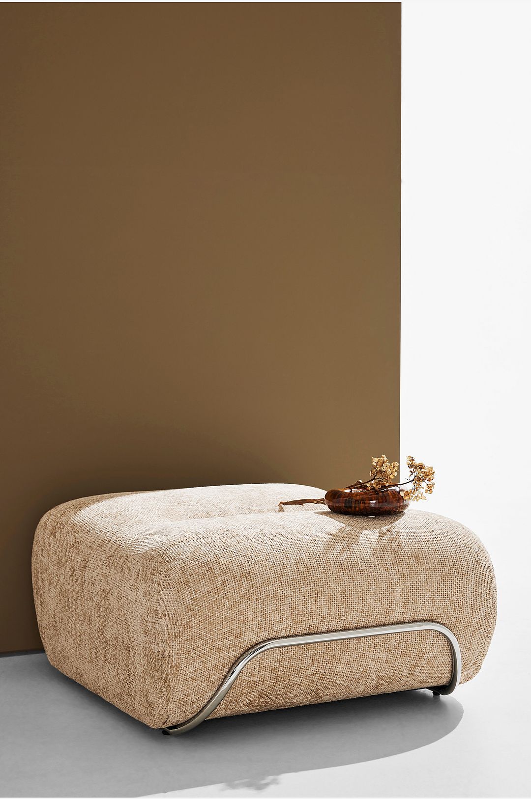 Pastill – Archie puff – Beige – Fotpallar & puffar – Från Homeroom