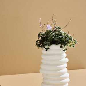 Pastill – Beth vas – Vit – Krukor & vaser – Från Homeroom