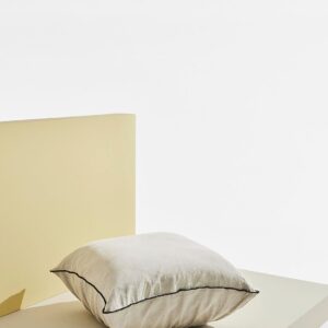 Pastill – Gia puff i linne – Beige – Fotpallar & puffar – Från Homeroom