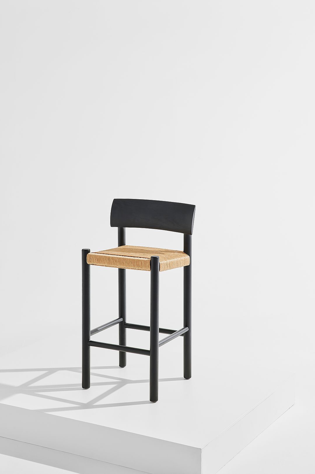 Pastill – Ines barstol – Svart – Barstolar & pallar – Från Homeroom