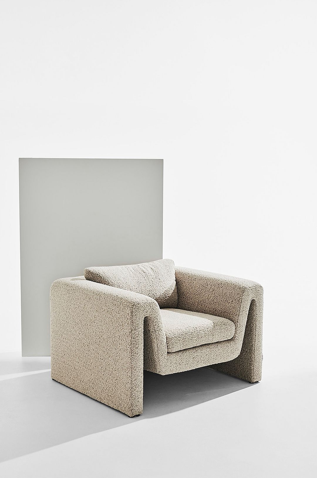 Pastill – Mika fåtölj bouclé – Beige – Fåtöljer – Från Homeroom