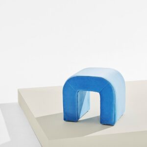 Pastill – Odette puff – Blå – Fotpallar & puffar – Från Homeroom