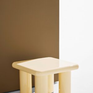 Pastill – Ted bord 50×50 – Beige – Soffbord – Från Homeroom
