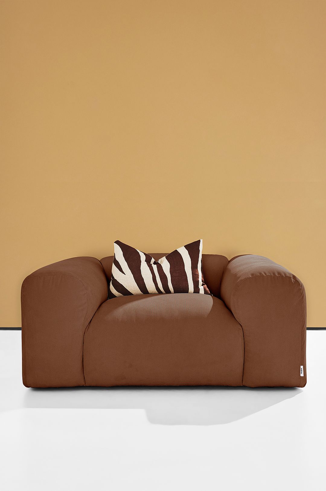 Pastill – Wenju fåtölj – Brun – Fåtöljer – Från Homeroom