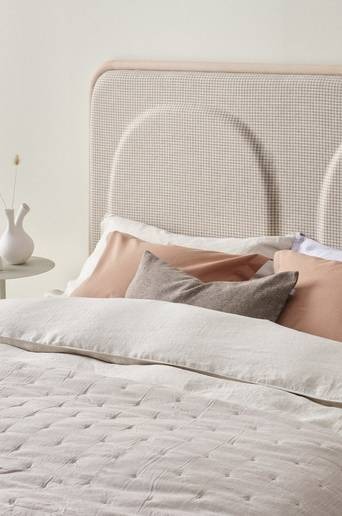 SANDHOLMEN sänggavel 160 cm Vitsåpad/vitbeige