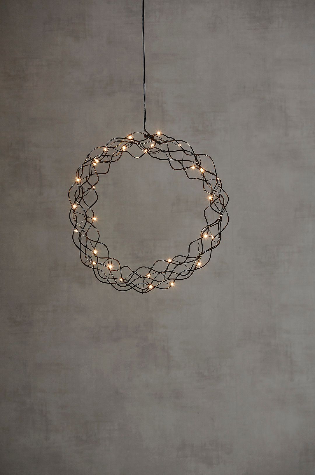 Star Trading - Hängande dekoration Curly 30cm - Svart - Dekorativ julbelysning - Från Homeroom