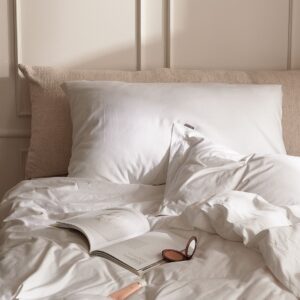 Staycation – Hotellörngott med sovkudde Fancy Hotell – Vit – Örngott – Från Homeroom