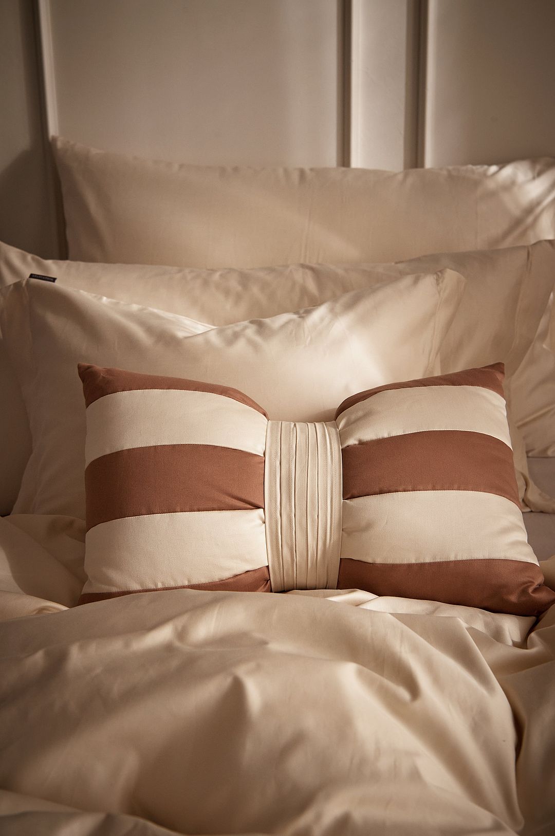 Staycation – Kudde Sensitive – Brun – Prydnadskuddar & kuddfodral – Från Homeroom