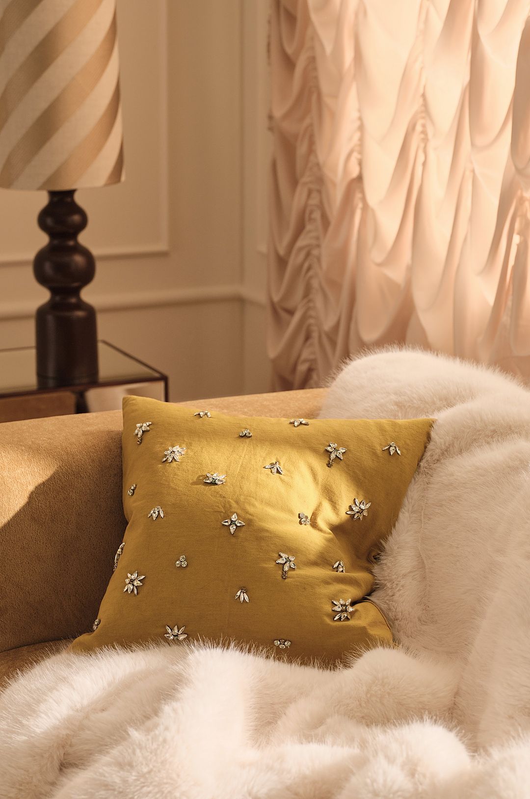 Staycation – Kuddfodral Fab – Gul – Prydnadskuddar & kuddfodral – Från Homeroom