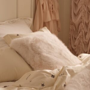 Staycation – Kuddfodral Iconic 50×50 cm – Vit – Prydnadskuddar & kuddfodral – Från Homeroom