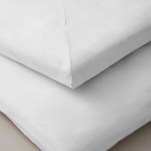 Staycation – Kuvertlakan Fancy i bomullssatin – Vit – Dra-på-lakan – Från Homeroom