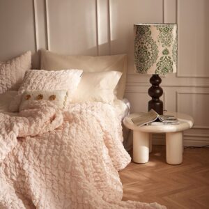 Staycation – Överkast Blowy – Rosa – Överkast – Från Homeroom