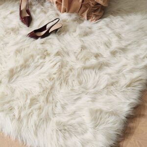 Staycation – Ryamatta Flossy – Beige – Lugg & ryamattor – Från Homeroom