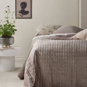 TILY överkast – dubbelsäng 260×260 cm Ljusbrun