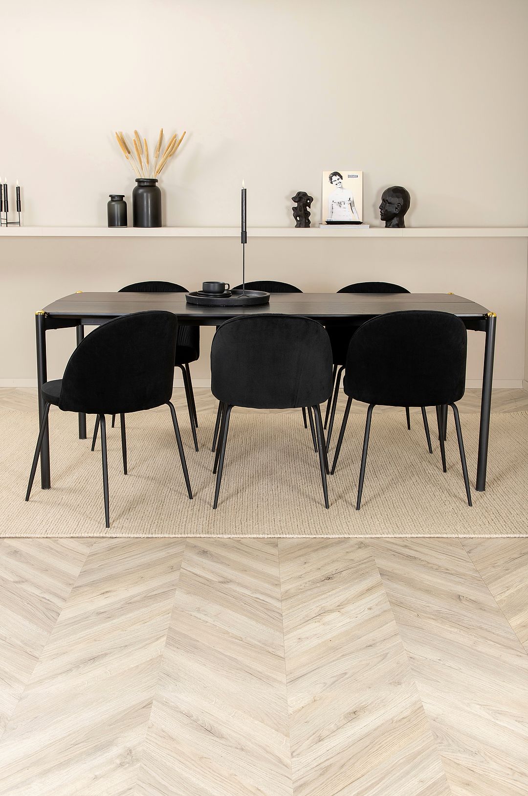 Venture Home – Matgrupp Pelle med 6 st matstolar Wrinkles – Svart – Matgrupp 6 personer – Från Homeroom