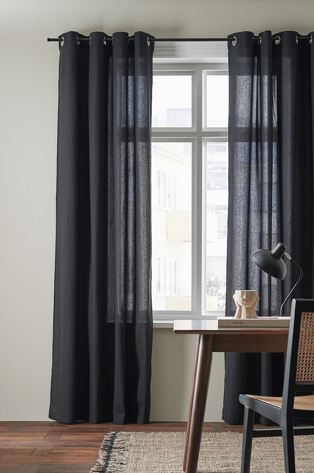 &Home – Öljettlängd i halvpanama 2-pack – Svart – Öljettgardiner – Från Homeroom