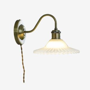 Aneta Lighting – Vägglampa Silvia – Mässing – Vägglampor – Från Homeroom